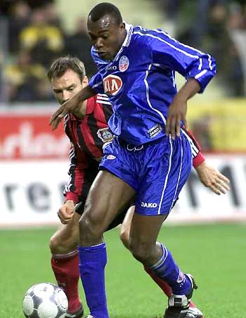 仅面临来自 仅面临来自